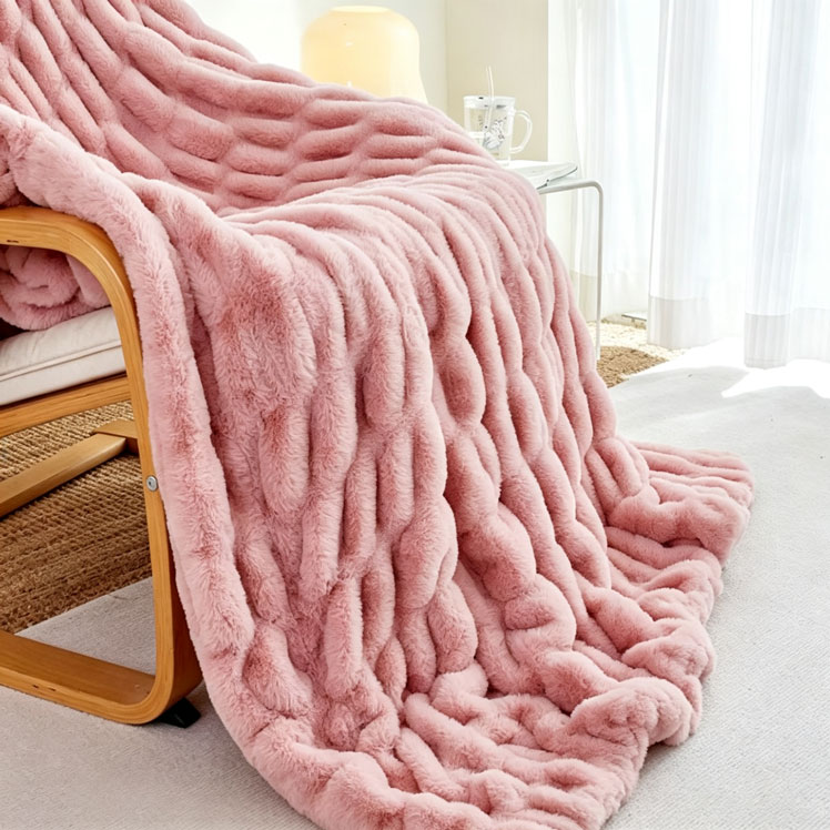 The softest rabbit fur double-sided pleated synthetic fur blanket, environmentally friendly for all seasons, 60 X 72