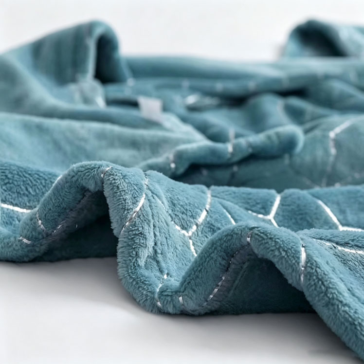 100% polyester fiber flannel fabric gold embossed warp knitted HDPE laminated medium weight breathable bedding